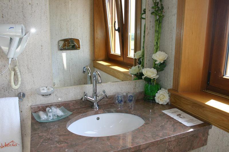 Complejo Aldeola Bed & Breakfast Malpica Luaran gambar