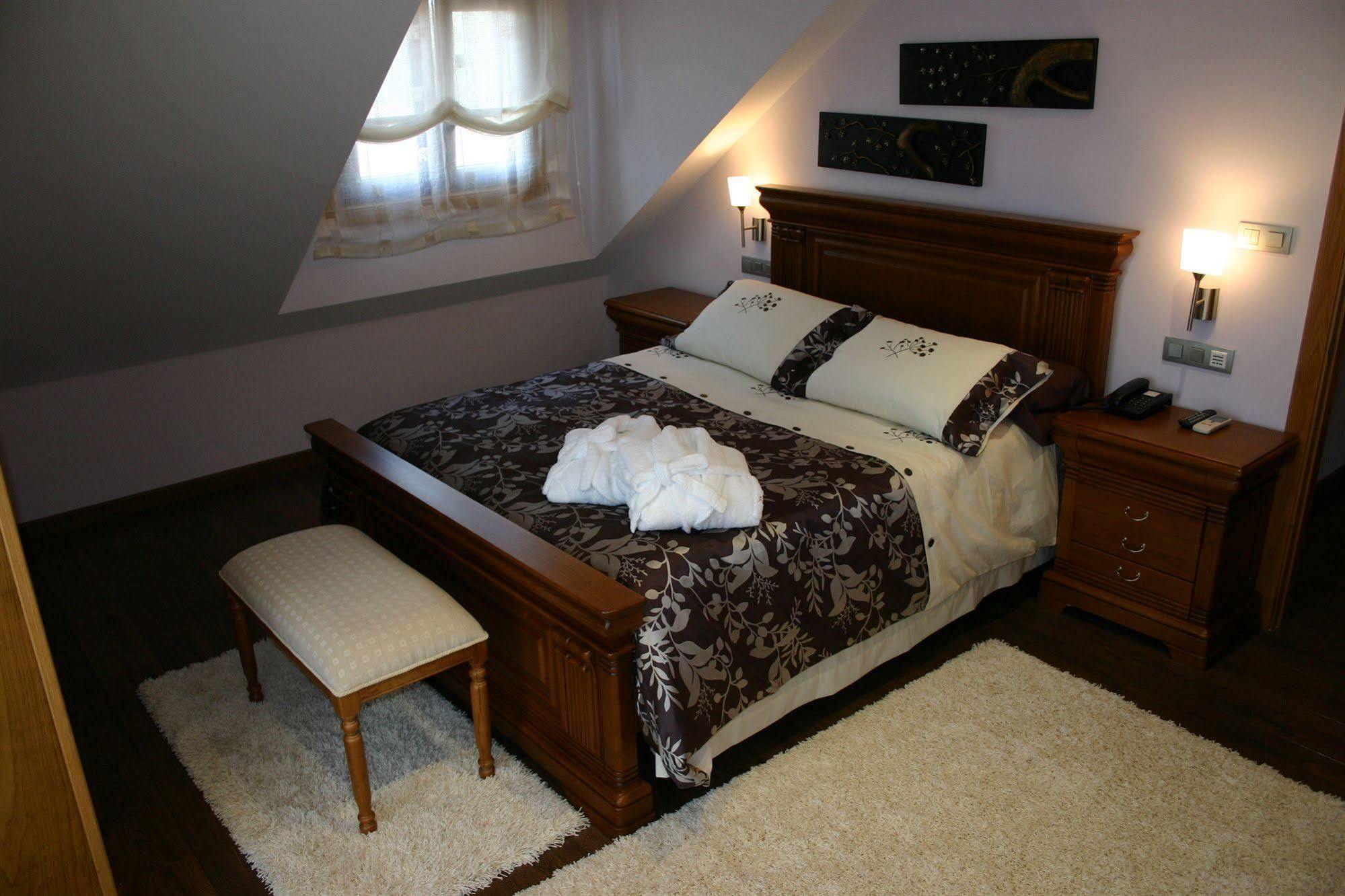 Complejo Aldeola Bed & Breakfast Malpica Luaran gambar