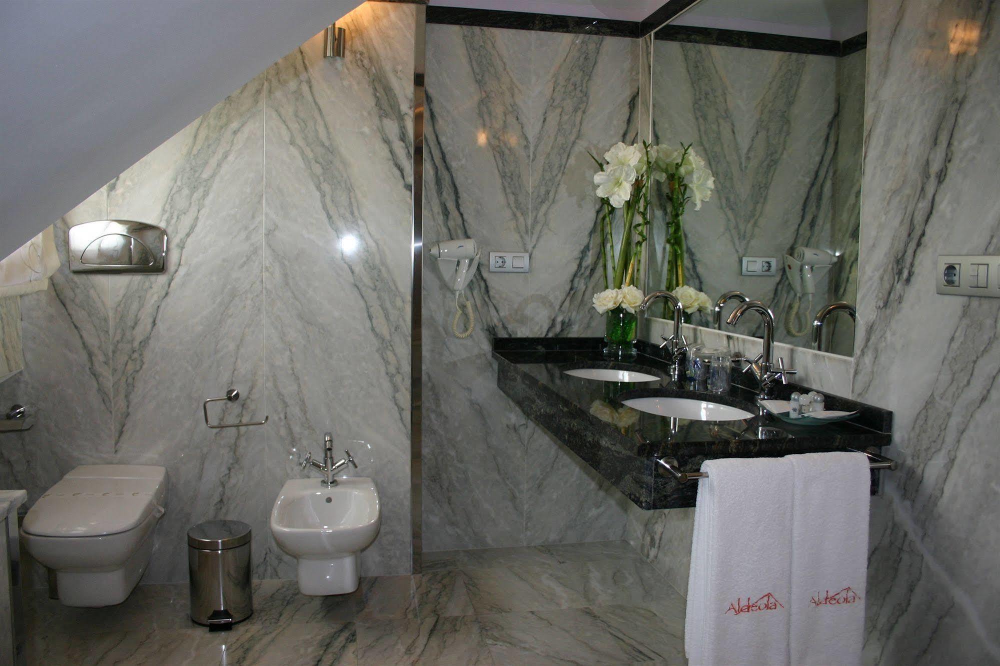 Complejo Aldeola Bed & Breakfast Malpica Luaran gambar