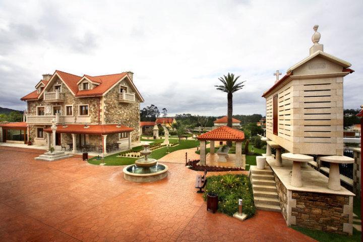 Complejo Aldeola Bed & Breakfast Malpica Luaran gambar